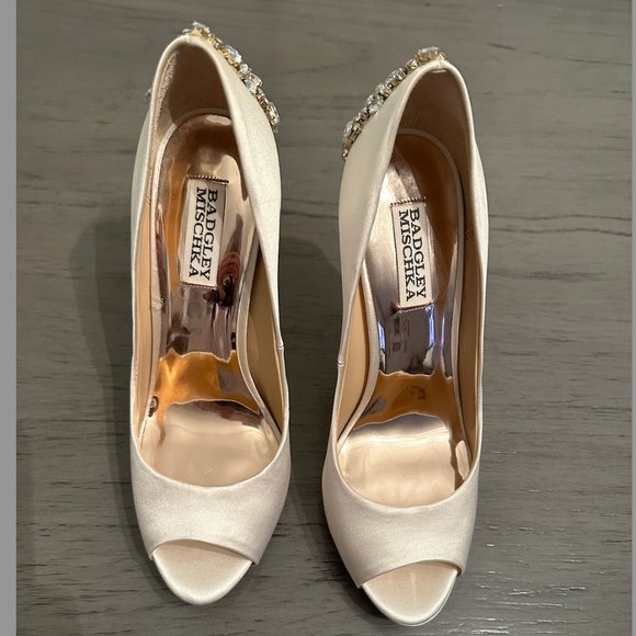 Badgley Mischka Women's Kiara Platform Pump 7.5 Ivory - Picture 3 of 3